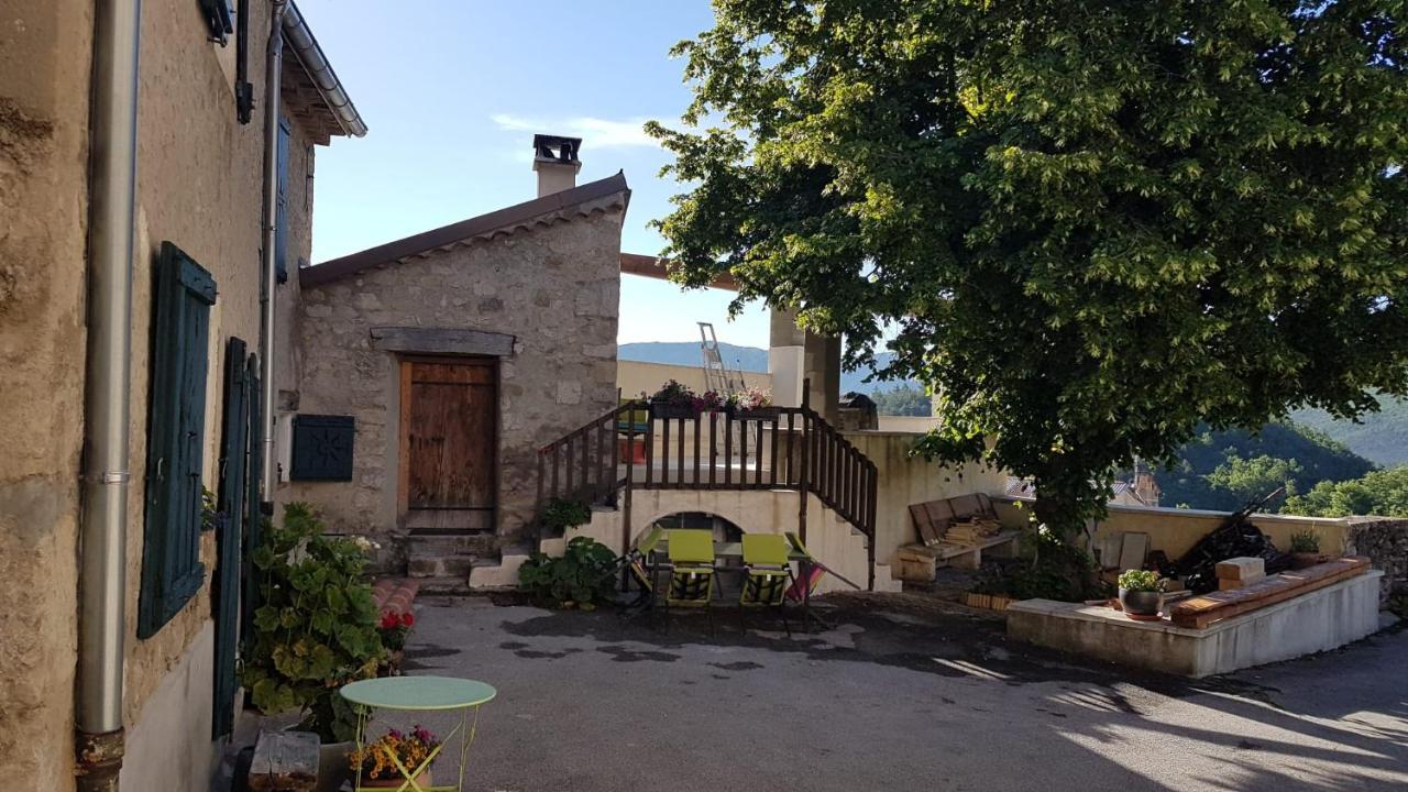 La Maison Des Soleils Appartement Soleilhas Buitenkant foto
